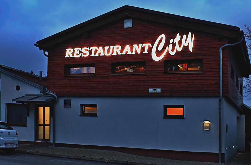 Jirkov House | Restaurant Penzion City