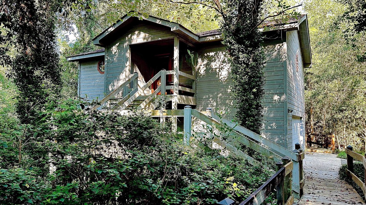 Covington Cabin | Restful cabin in charming Covington