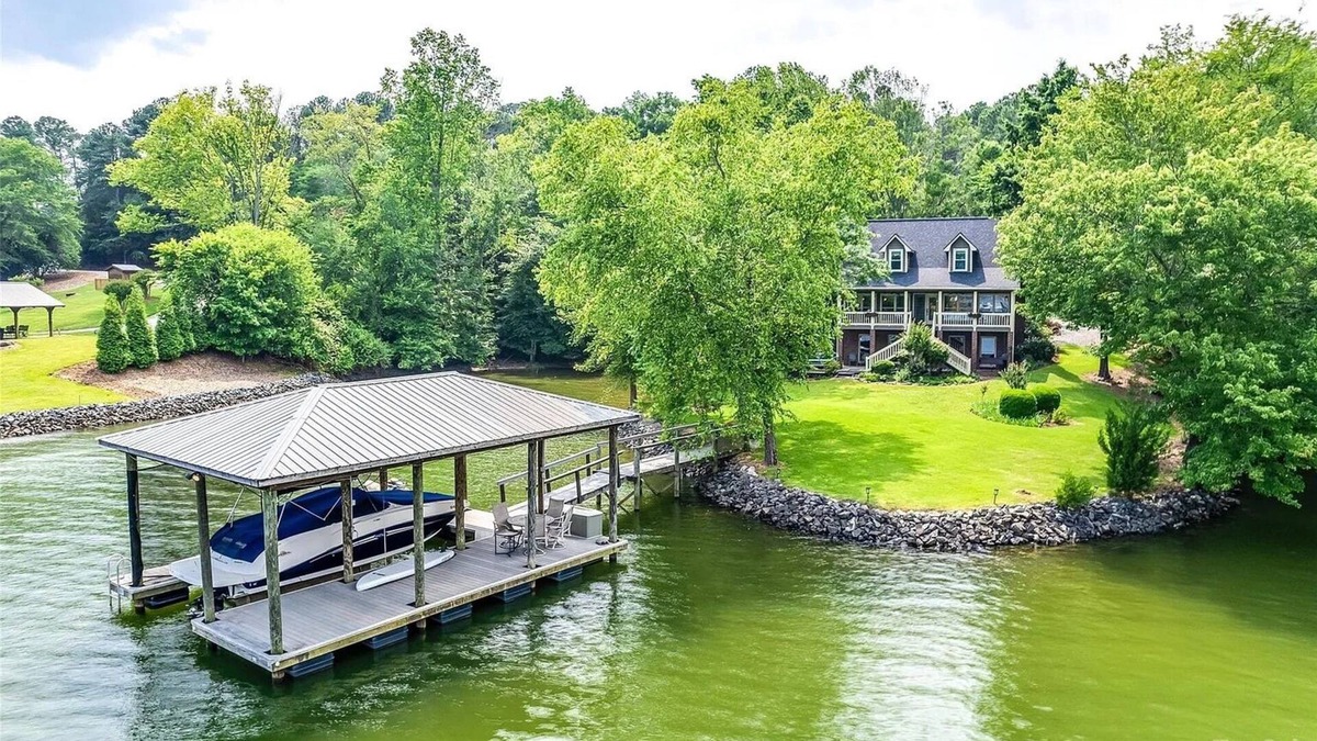 Rock Hill House | Restful Home in a Quiet Cove w Kayaks, SUPs, Dock & Boat Option - Near Charlotte
