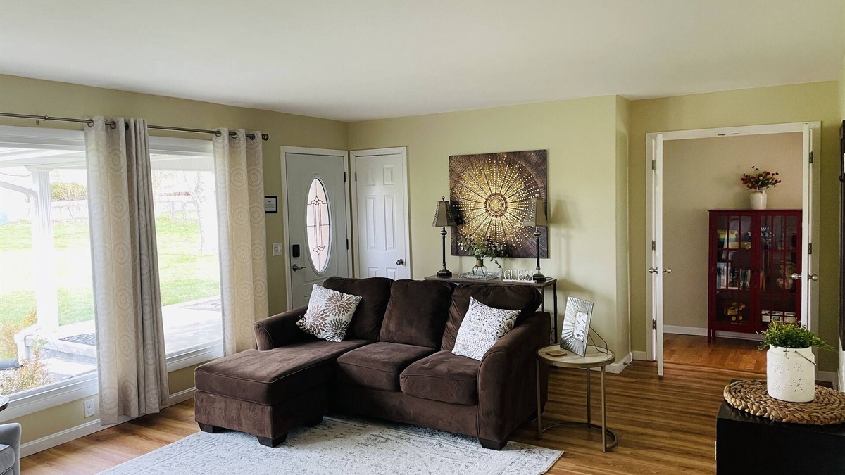 Radcliff House | Restful Retreat, 3BR/2BA on 2 acres, Pet Friendly