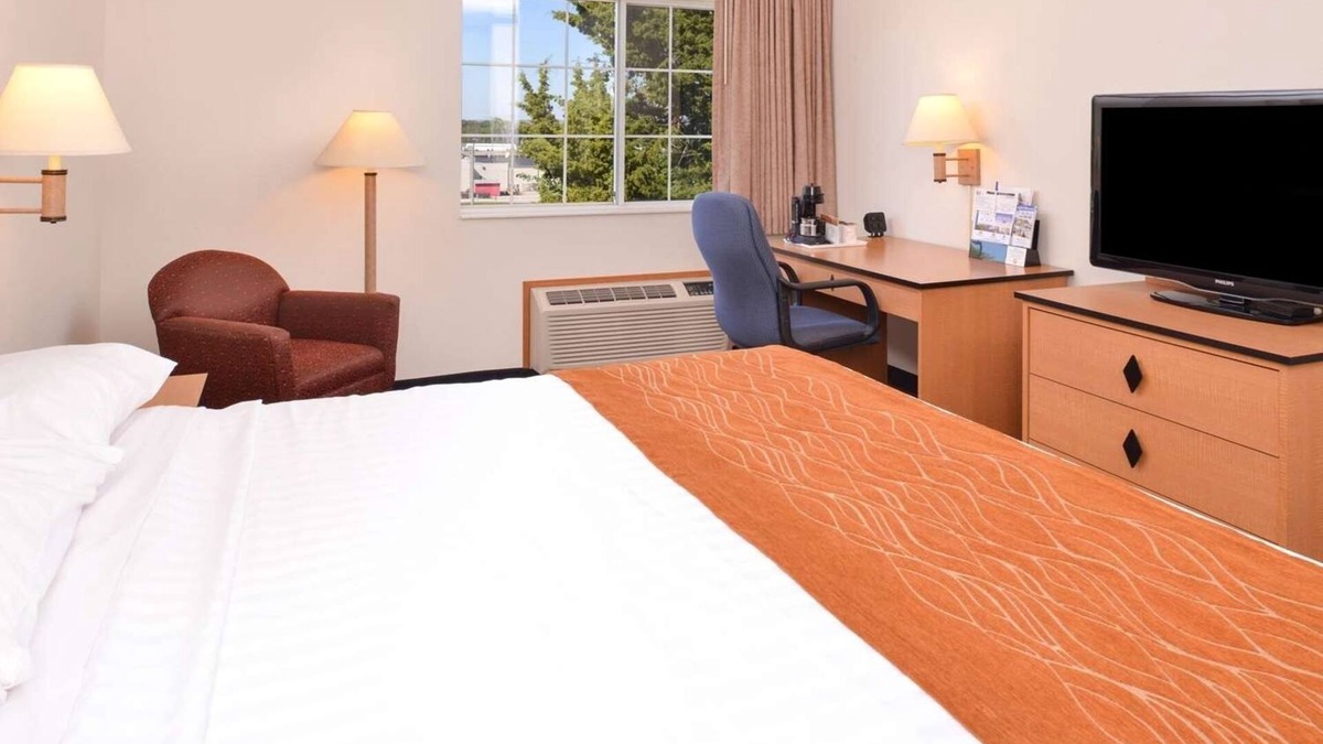 Atlantic Hotel | Restful Room w/Kitchenette and BBQ Grill Near Downtown – Perfect for Business