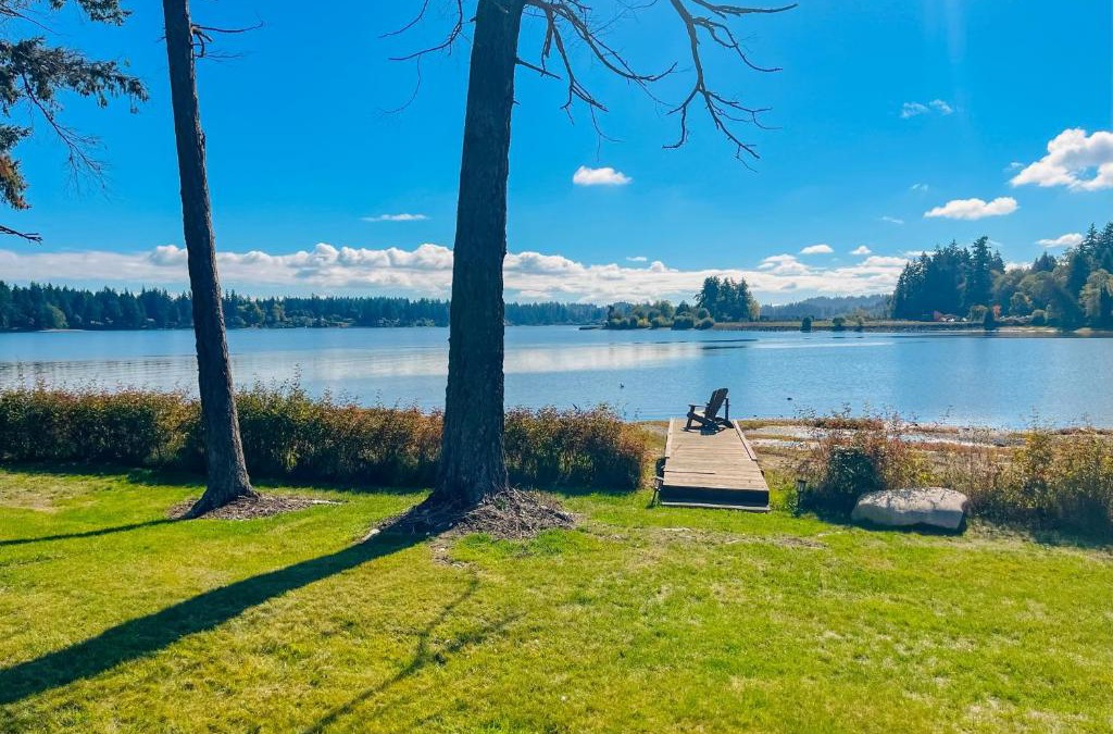 Erlands Point-Kitsap Lake House | Resting Eagle Beach House