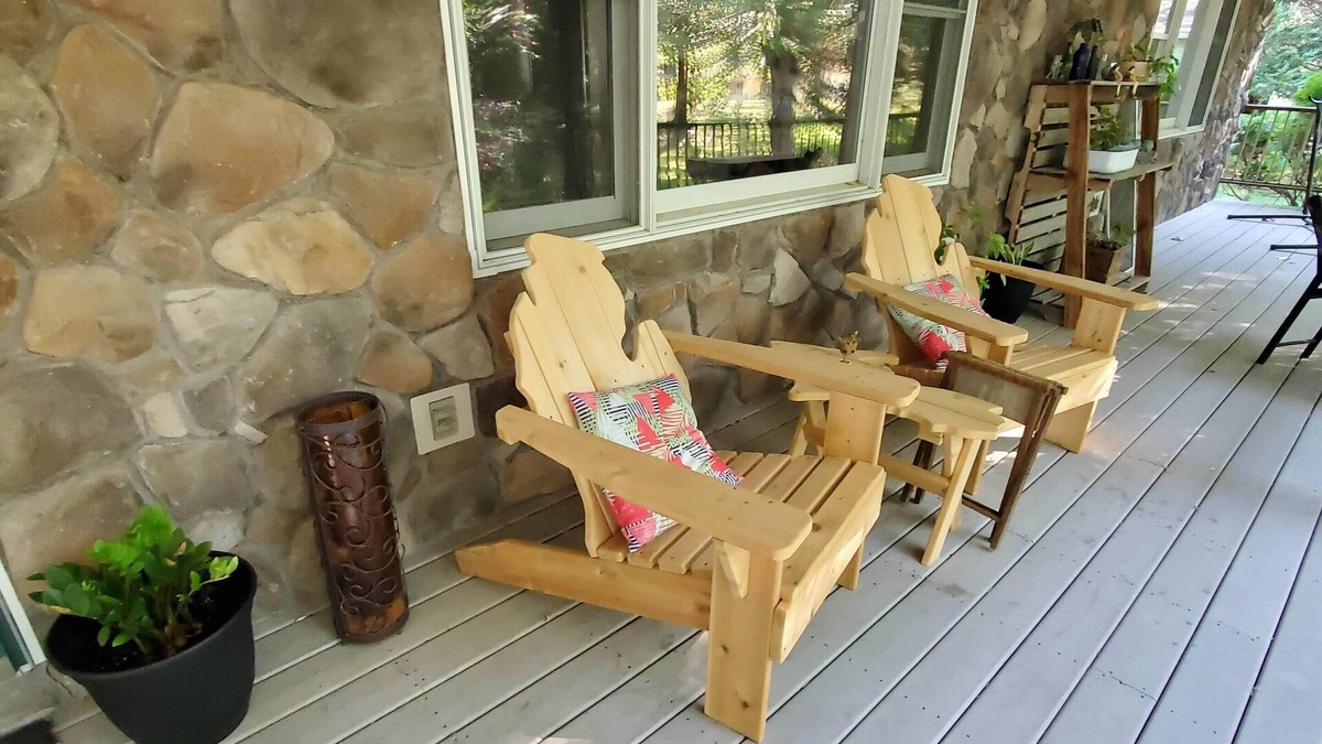 Niles House | Restoration Hideaway