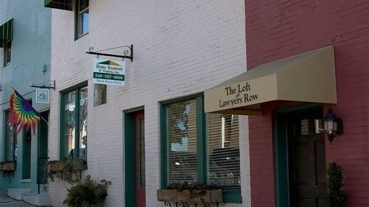 Bedford Apartment | Restored 1840's Downtown Loft Near Blue Ridge Parkway