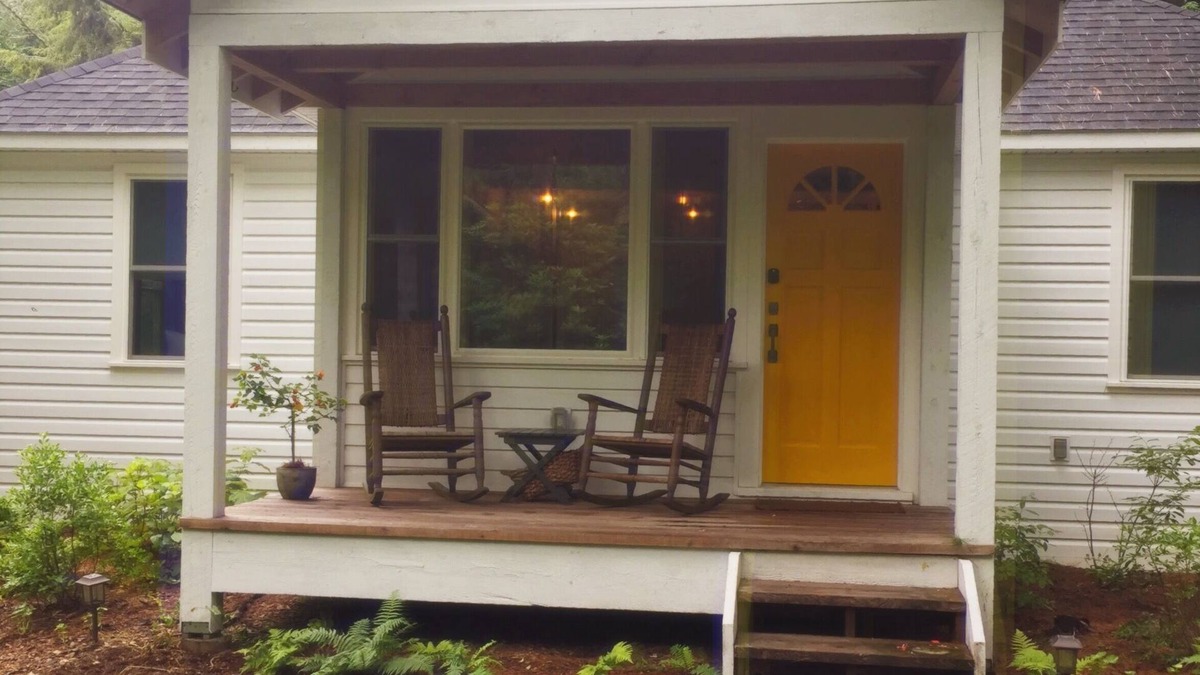 Livingston Manor Cottage | Restored 1950s Countryside Cottage Retreat