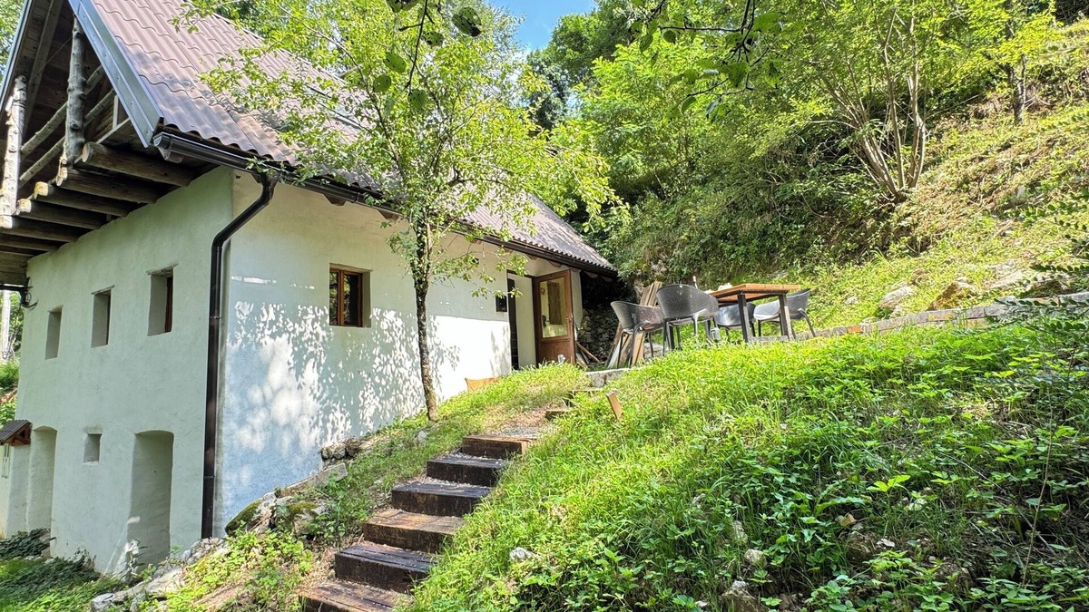 Tolmin Cottage | Restored charming mountain cottage sleep 4
