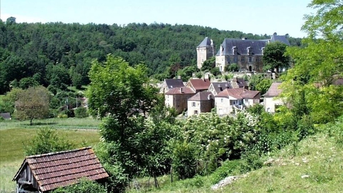 Berbiguieres Cottage | Restored Cottage in Berbiguières, a Classic Dordogne Village