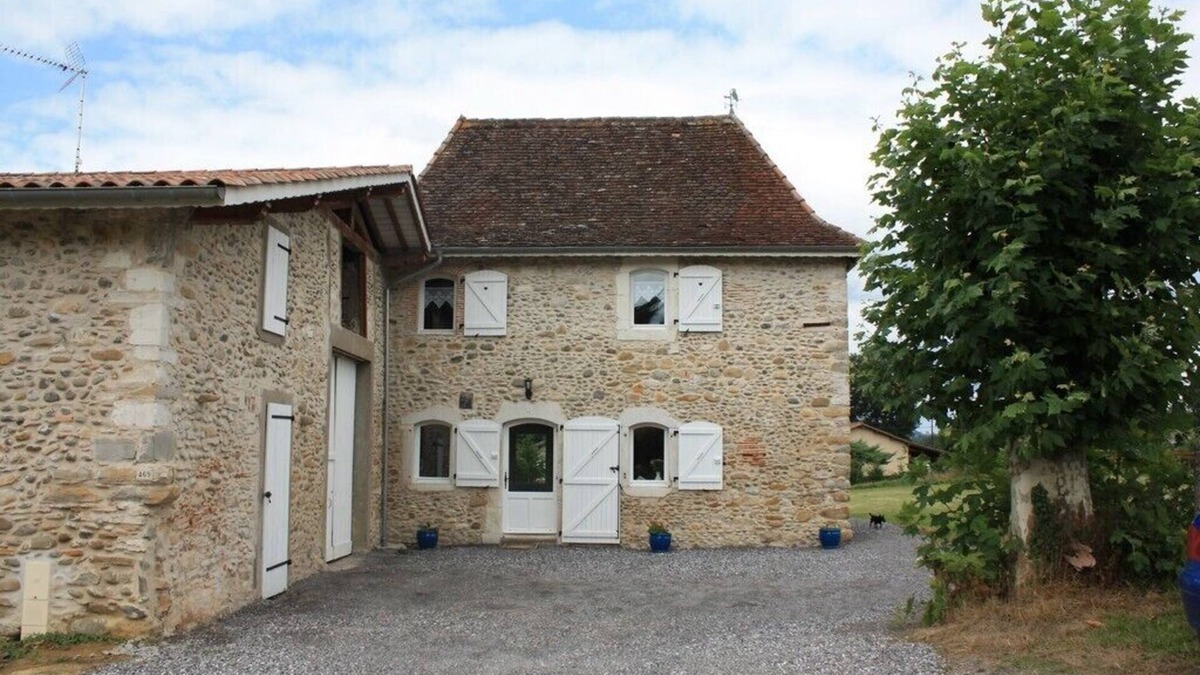 Castagnede House | Restored farm 6kms from SALIES de BEARN