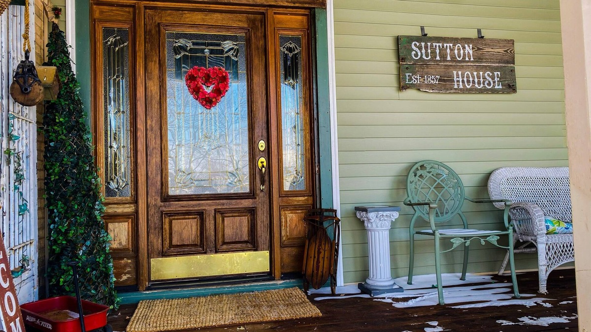 Edwardsburg House | Restored historic home near ND and Amish Country