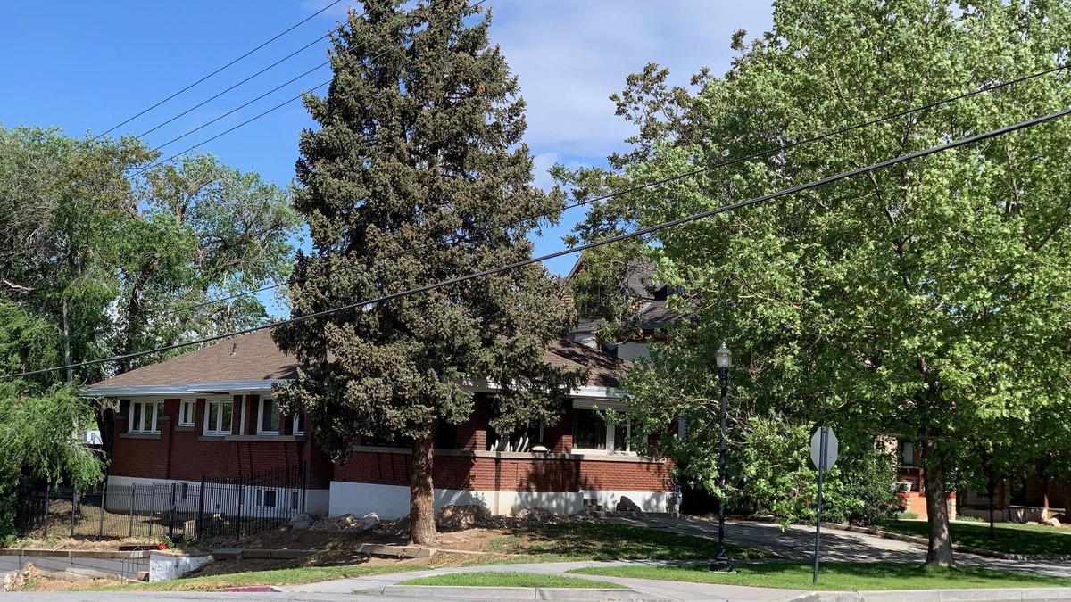Ogden House | Restored Jefferson Bungalow In The Heart Of The Historic District