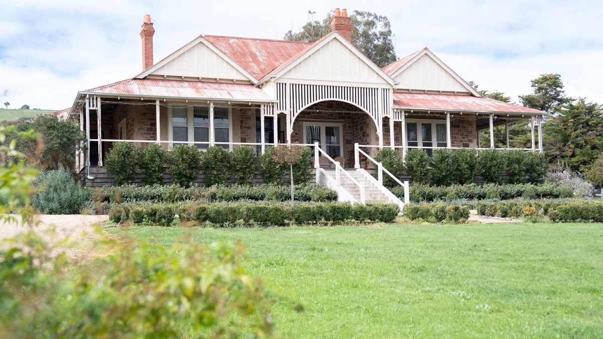 Mansfield House | Restored Luxury Historic Glenroy Homestead