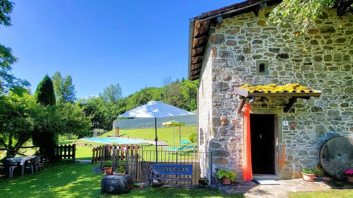 Camporgiano Cottage | Restored Mill, riverside, private pool, WIFI, romantic!