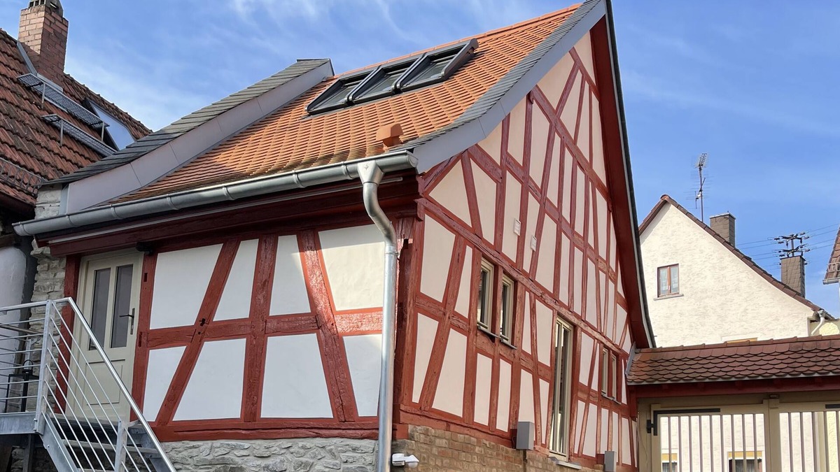 Wiesbaden Apartment | Restored "old granary" 18th century