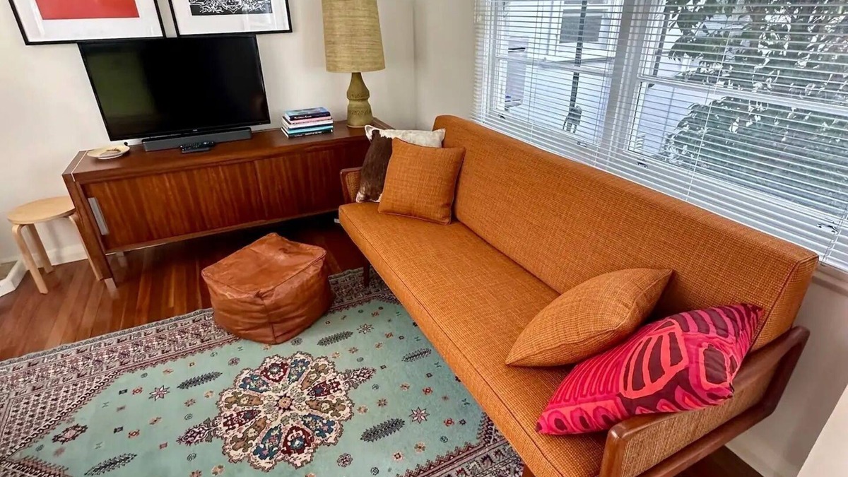 Katoomba Apartment | Restored one bedroom holiday flat.