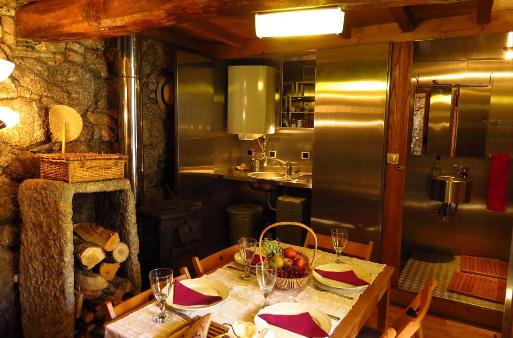 Lazarim House | Restored, rustic and rural mini cottage in typical Portuguese village