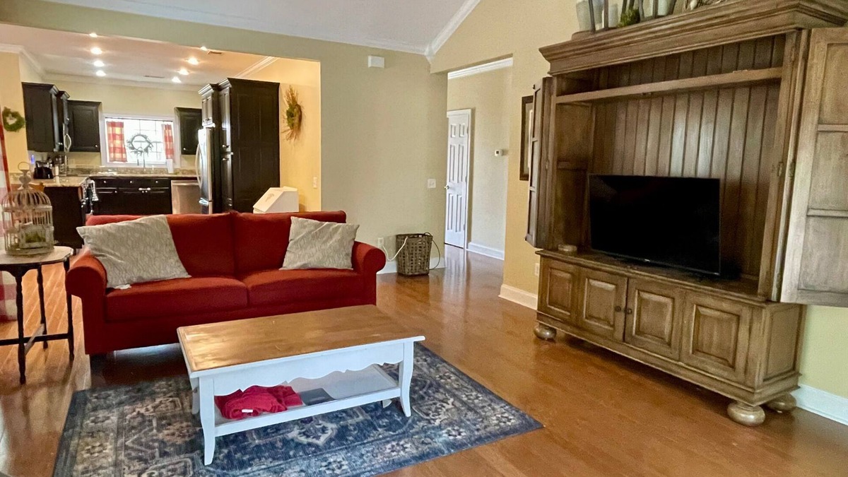 Lyons House | Retreat in the Heart of Lyons