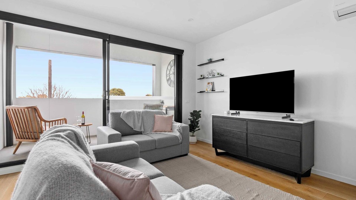 Geelong Apartment | Retreat on Bellerine I 2BR Apartment I Geelong CBD