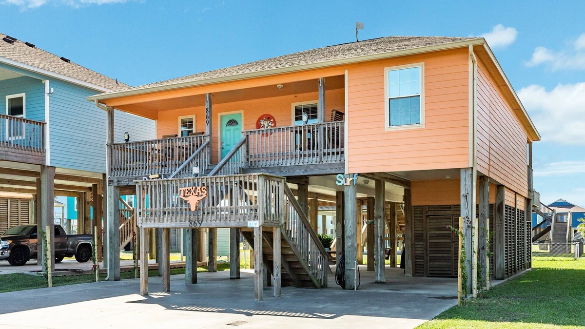 Crystal Beach House | Retreat | Steps to Beach | Group Ready | Sleeps 8