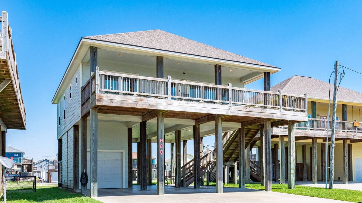 Port Bolivar House | Retreat | Steps to Beach | Kid Friendly | Sleeps10