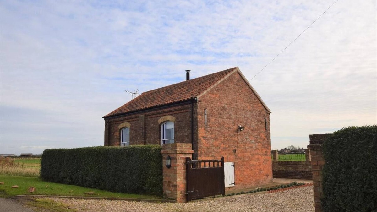 Spilsby Cottage | Retreat to a Former Chapel, Peaceful location, ideal for privacy and relaxation.