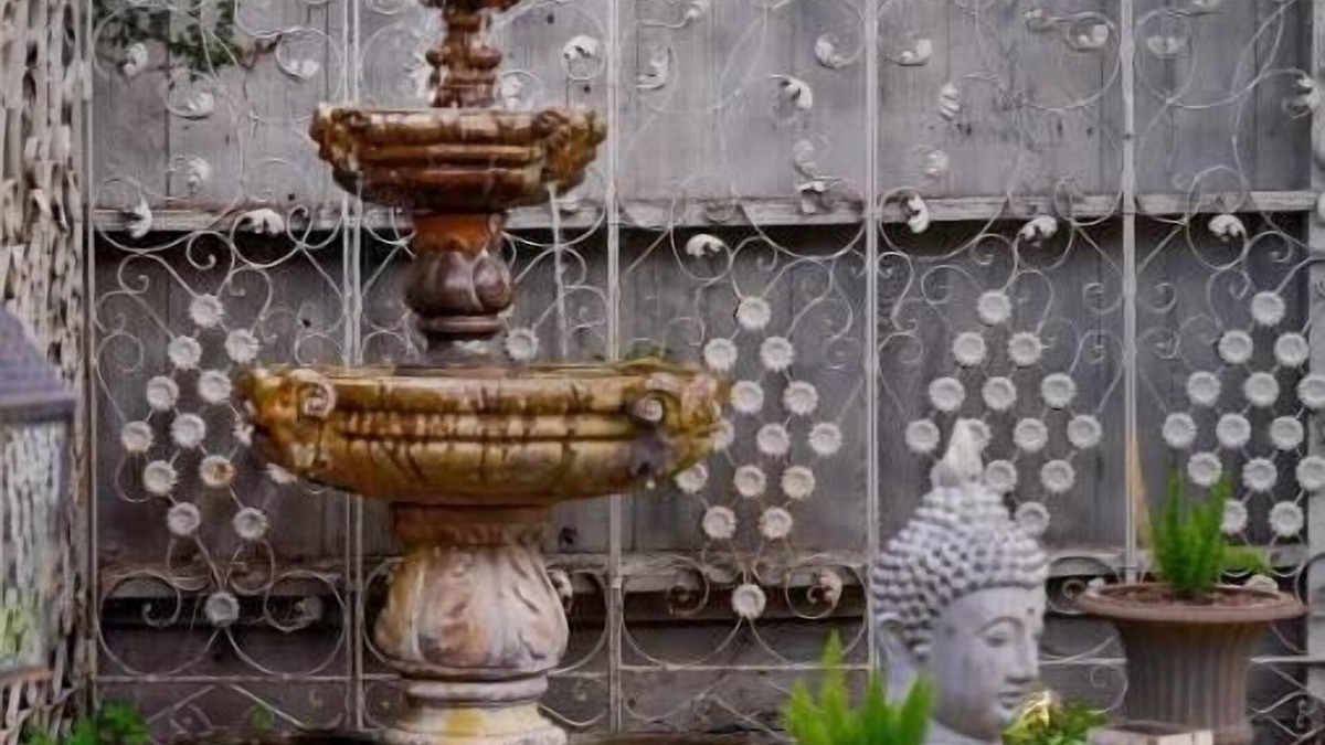 Northeast Carmel House | Retreat to Carmel-by-the-Sea and Savour the Ambience of Mon Petit Plaisir🌿