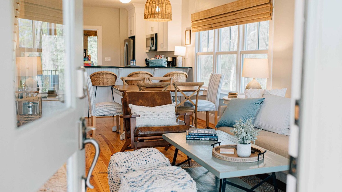 Irvington House | Retreat to Fairytale Cottage with Pool, Kayak