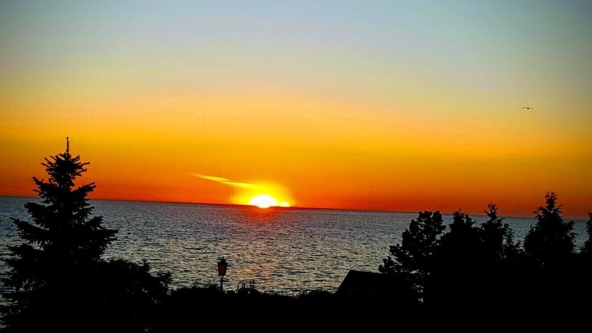 Stoney Creek Villa | Retreat to Luxury, Lakeview's & Lounge poolside