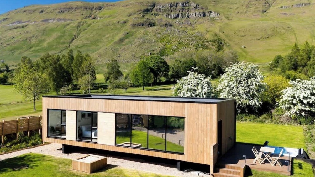 Glasgow Cabin | Retreat to the Campsies