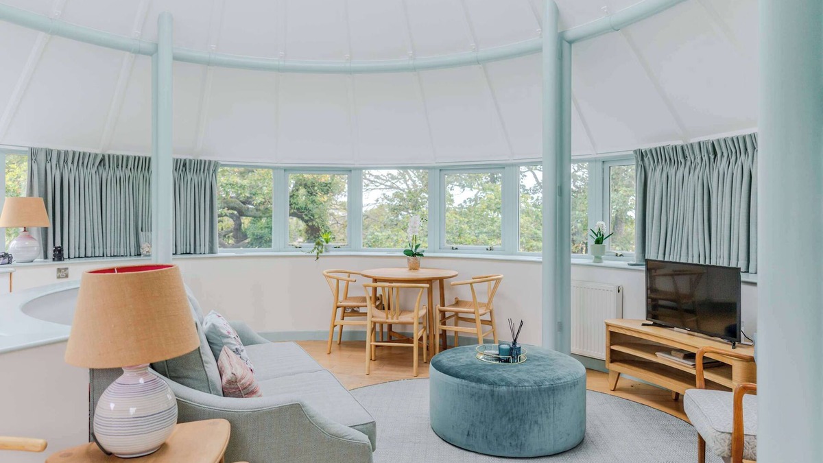 Dalmeny Apartment | Retreat to the Water Tower