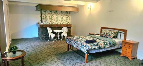 Beckenham House | Retro Bar Themed Spacious Studio room