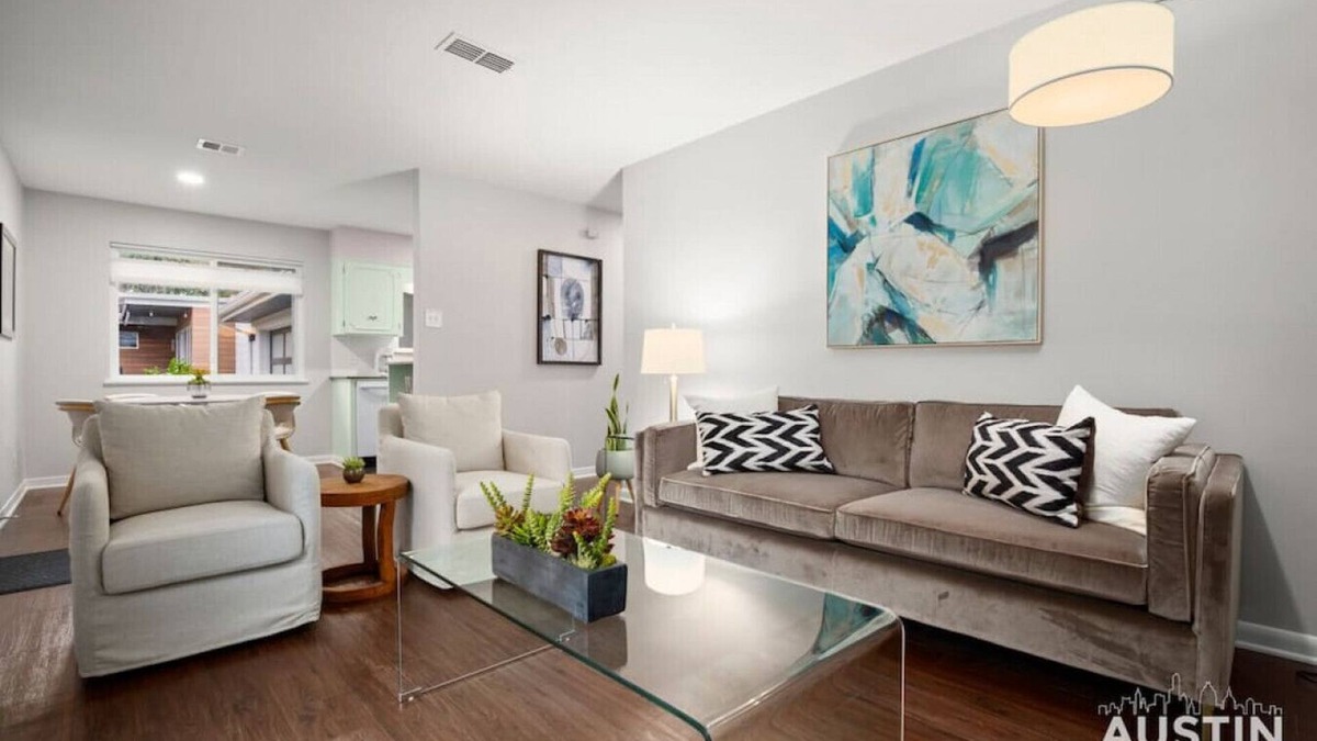 Old West Austin House | Retro Chic - Old Austin Charm W/Updated Features!