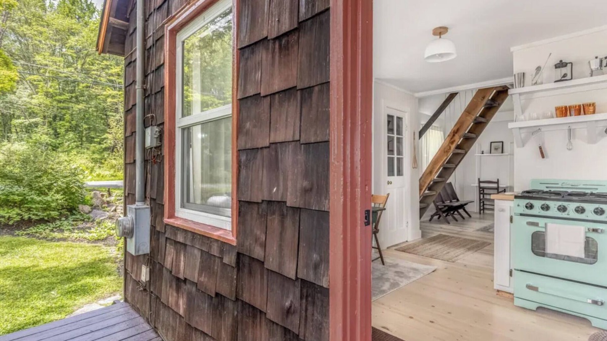 Accord Cottage | Retro Cottage in Accord