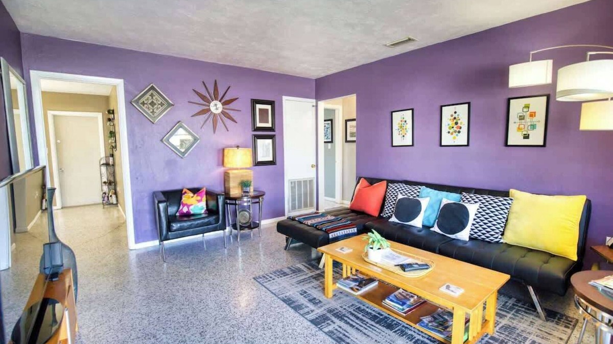 Southgate House | Retro-Inspired Stay, BBQ Patio, Close to Downtown