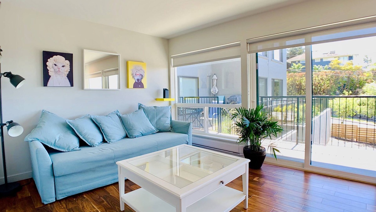 West Queen Anne Apartment | Retro meets Modern