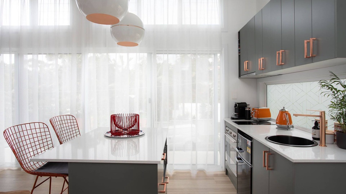 Terrigal Apartment | Retro Retreat - by Coast Hosting