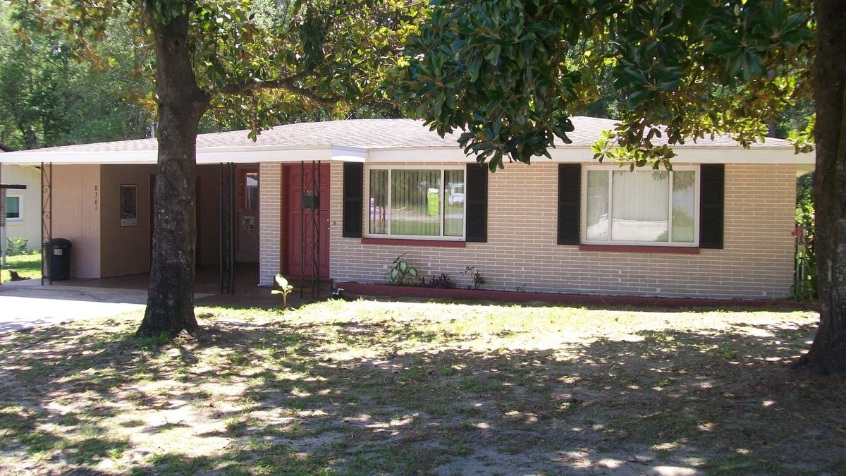 Dunnellon House | Retro River Pad