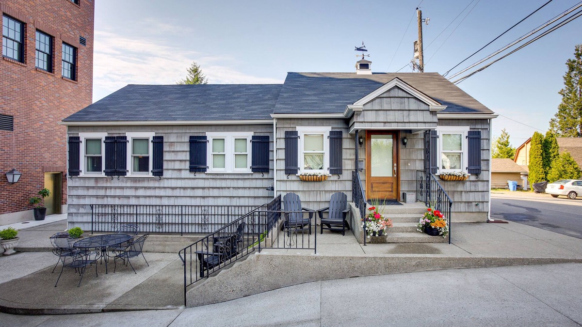 West End House | Retro-Style Home in Ruston: Walkable Location!