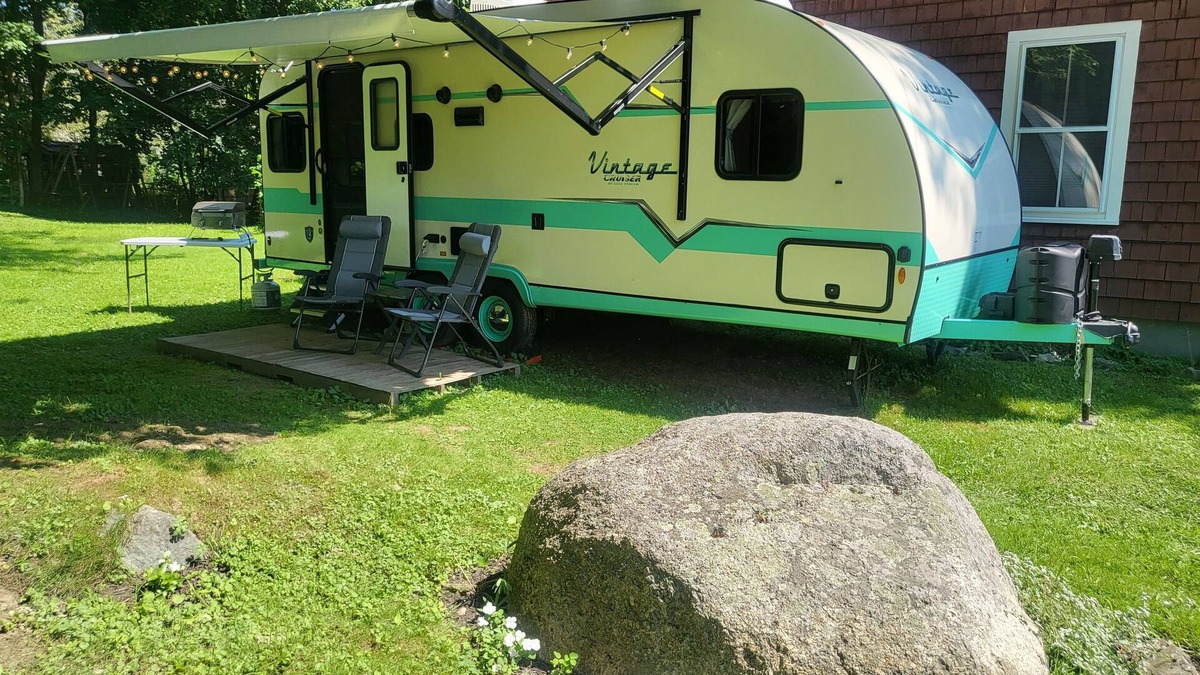 Ellsworth House | Retro-Style Modern Camper, 2 Hours to Acadia & Bar Harbor, Easy Pick-Up Off I-95