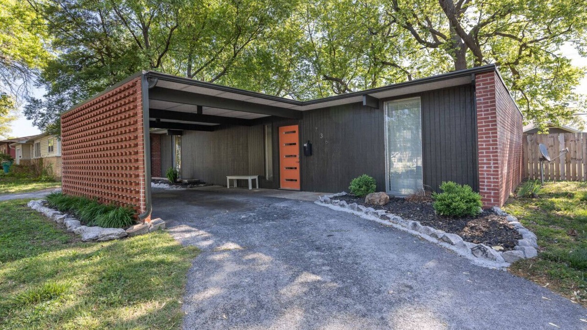 Springfield House | Retro Vibes | Mid-Century Gem in Springfield