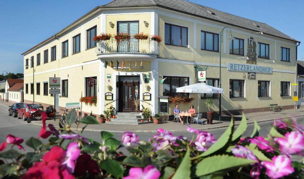 Zellerndorf Hotel | Retzerlandhof Familie Graf