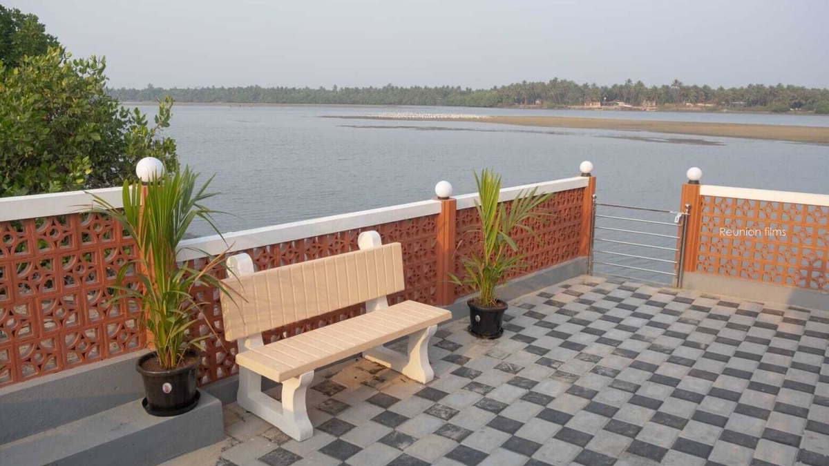 Udupi Cottage | Reunion Ocean Tides- Room111 - Beach Cottages