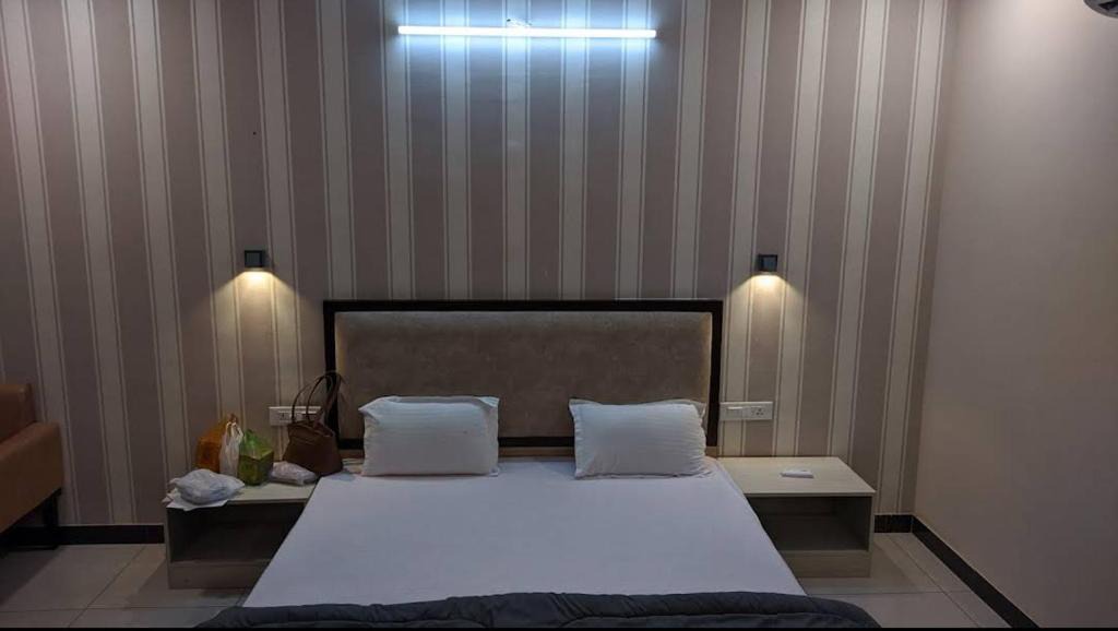 Nathdwara Hotel | Reva Prabhu Sadan
