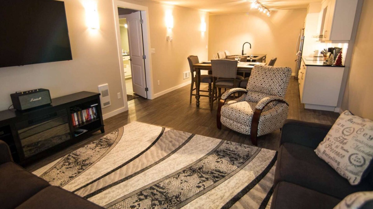 Revelstoke Apartment | Revelstoke - Clipperton Suite