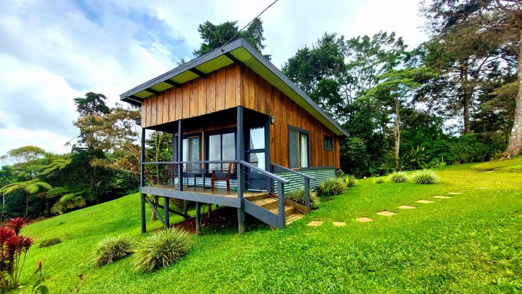 Pavones Bed & Breakfast | Reventazon River Mountain Ranch