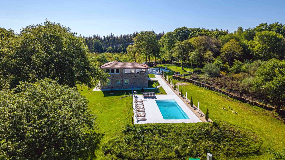 Monterroso Cottage | Reverence Villas Fufin