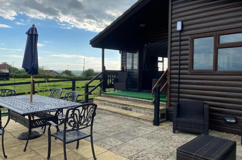 Seend House | Rew Farm Country & Equestrian Accommodation - Sunrise Lodge
