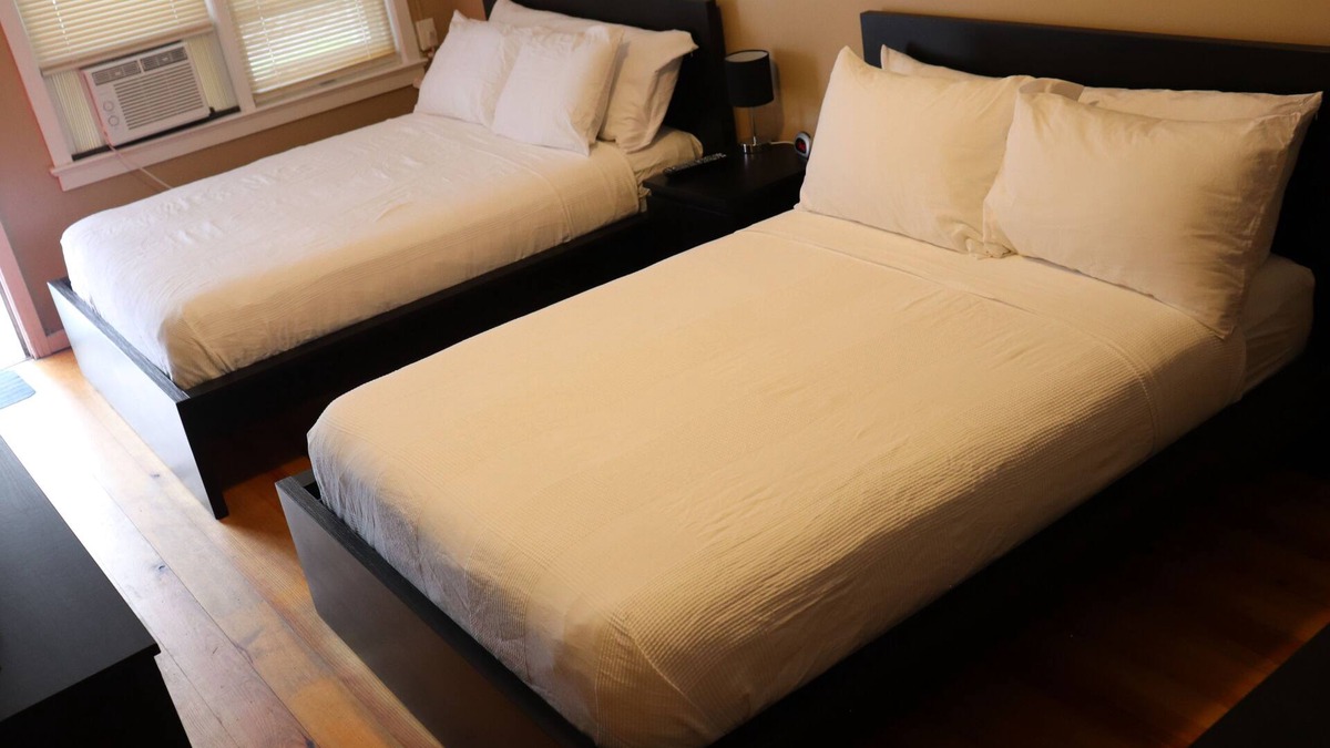 Roscoe House | Reynolds House Inn - Motel Strip - 6
