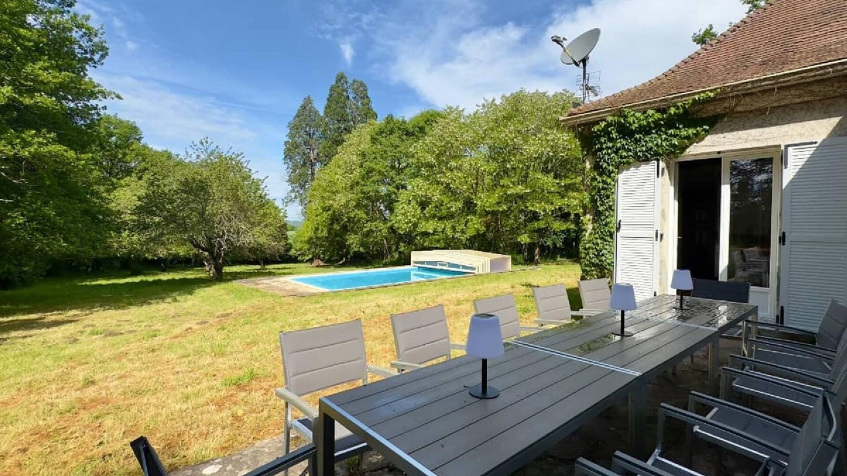 Le Vigen House | Reynou Gite | Private Pool | Near Limoges | Wi-Fi | Peace & Relaxation Disco