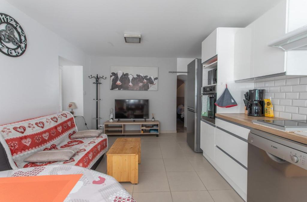 Embrun Apartment | Rez-de-chaussée centre ville d'Embrun 3 étoiles Climatisé
