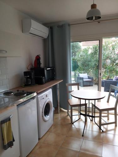 Arles-sur-Tech Apartment | Rez de jardin cosy avec terrasse fleurie
